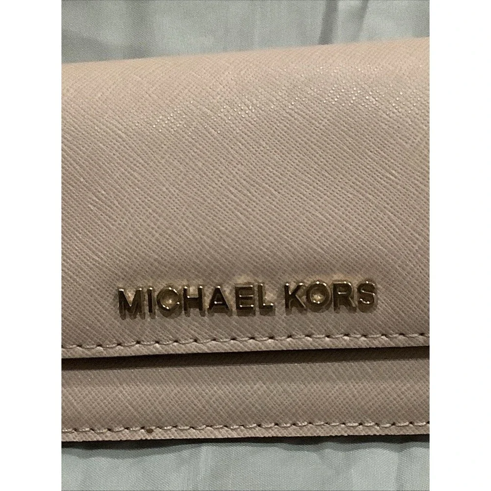 Michael Kors Jet Set Travel Saffiano Leather Pink  powder blush  Wallet NWOT